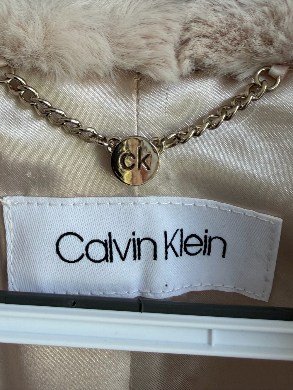 Calvin Klein Faux Fur Coat Womens Medium Beige Chevron Plush Teddy Jacket Luxury - Picture 5 of 13